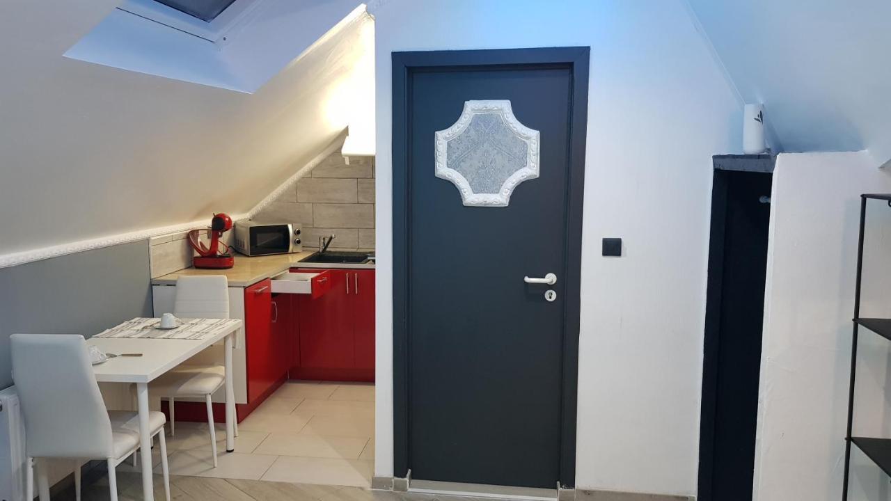 Chambre luxueuse proche centre ville et aéroport Montignies-sur-Sambre Exterior foto